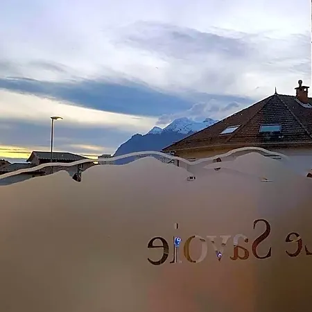 Le Savoie فندق البيتفيل