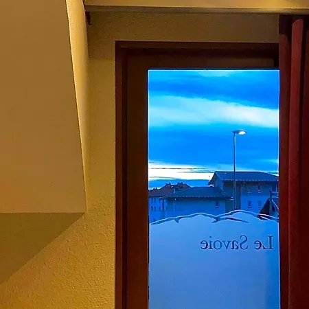 מלון Le Savoie 2*
